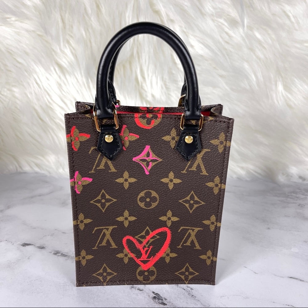 Louis Vuitton Fall in Love Petit Sac Plat - Picture 3 of 14